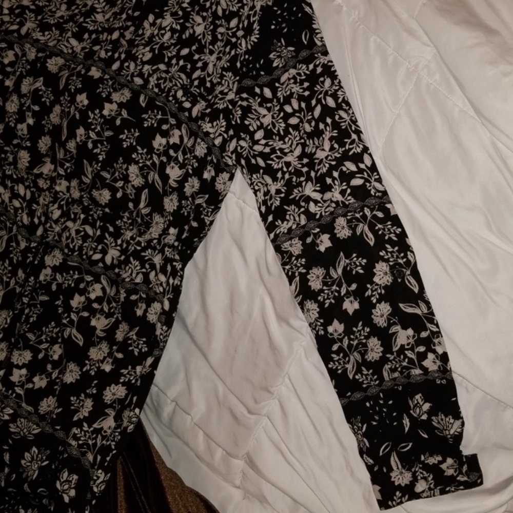 NWOT Floral dress - Picture 2 of 4